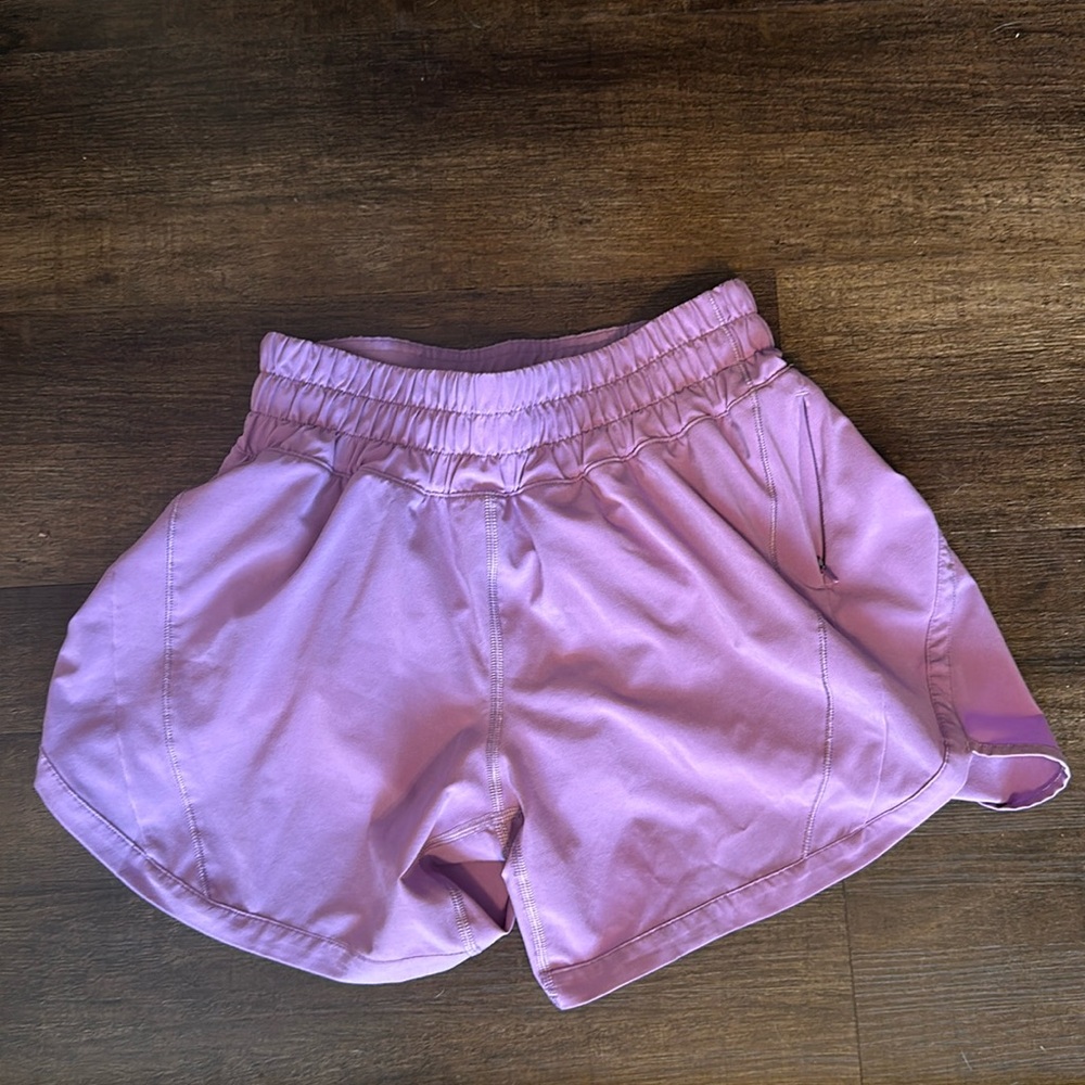 Lululemon hotty hot high rise lined short